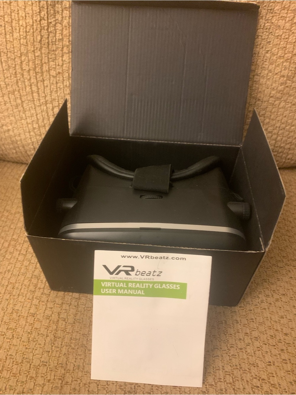 VR Headset Black Smartphone with Adjustable Focus